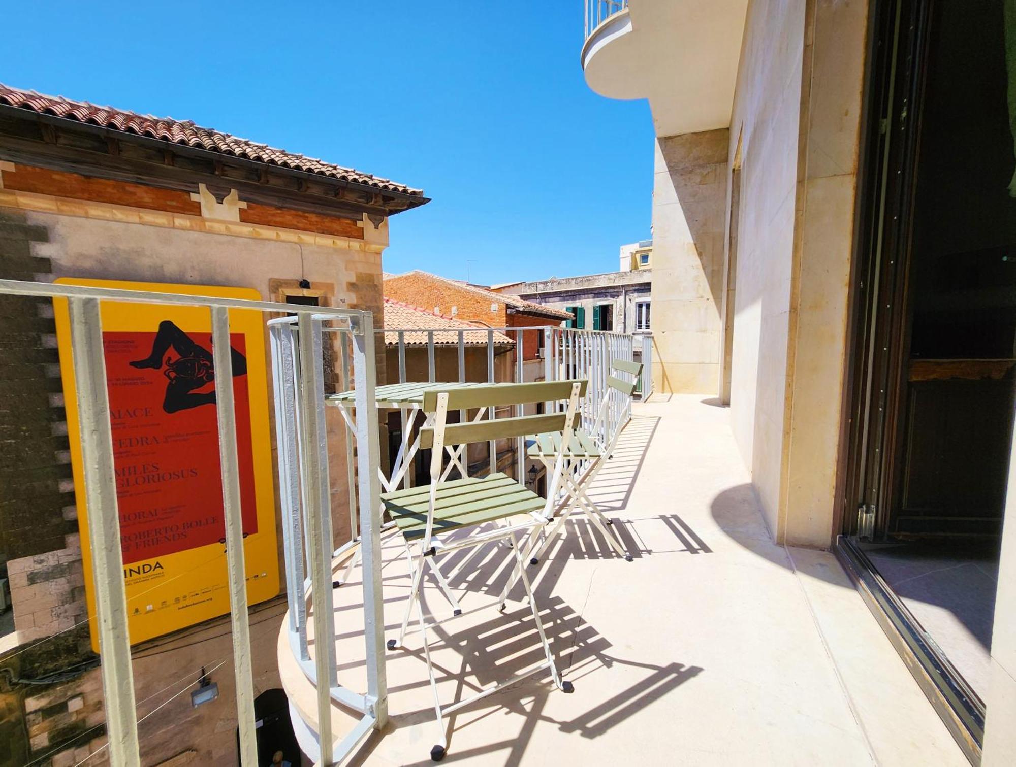 סירקוזה Matteotti Royale Apartments מראה חיצוני תמונה
